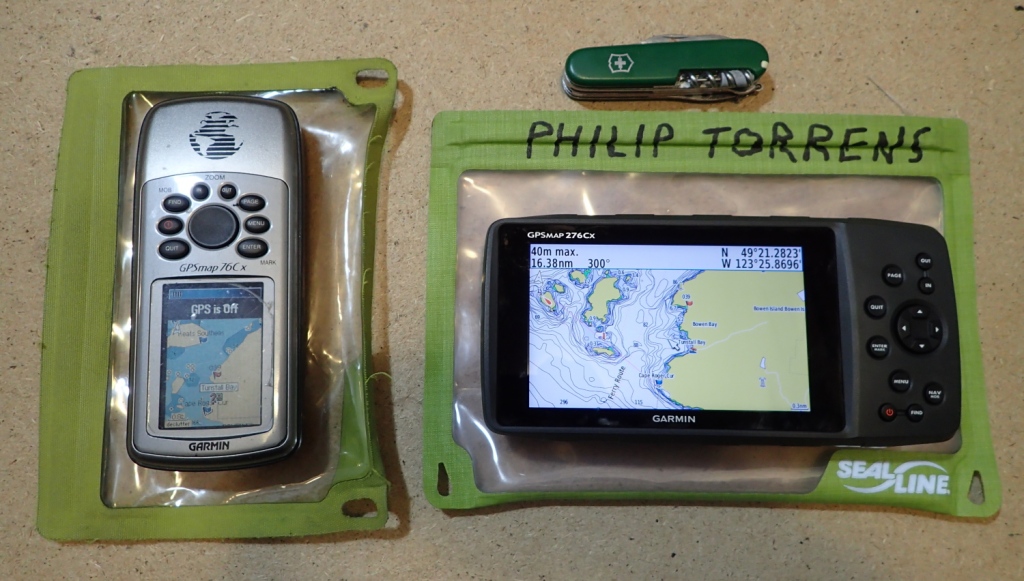 Showing the Garmin GPSmap 76Cx GPS and the Garmin GPSmap 276Cx side-by-side to allow comparison of the screen sizes